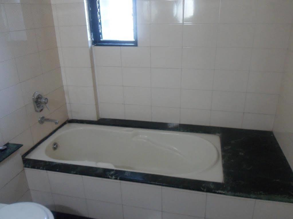 Pooja International Nashik Hotel Eksteriør billede
