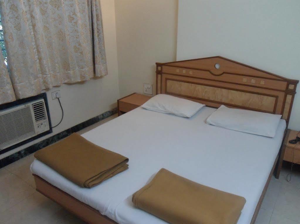 Pooja International Nashik Hotel Eksteriør billede