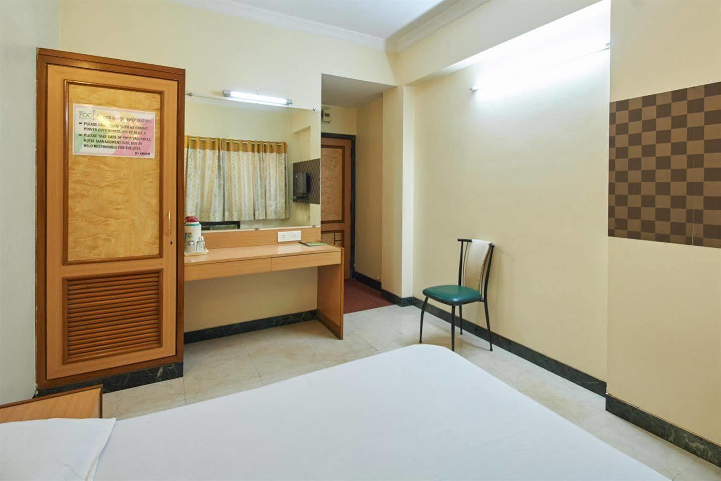 Pooja International Nashik Hotel Eksteriør billede