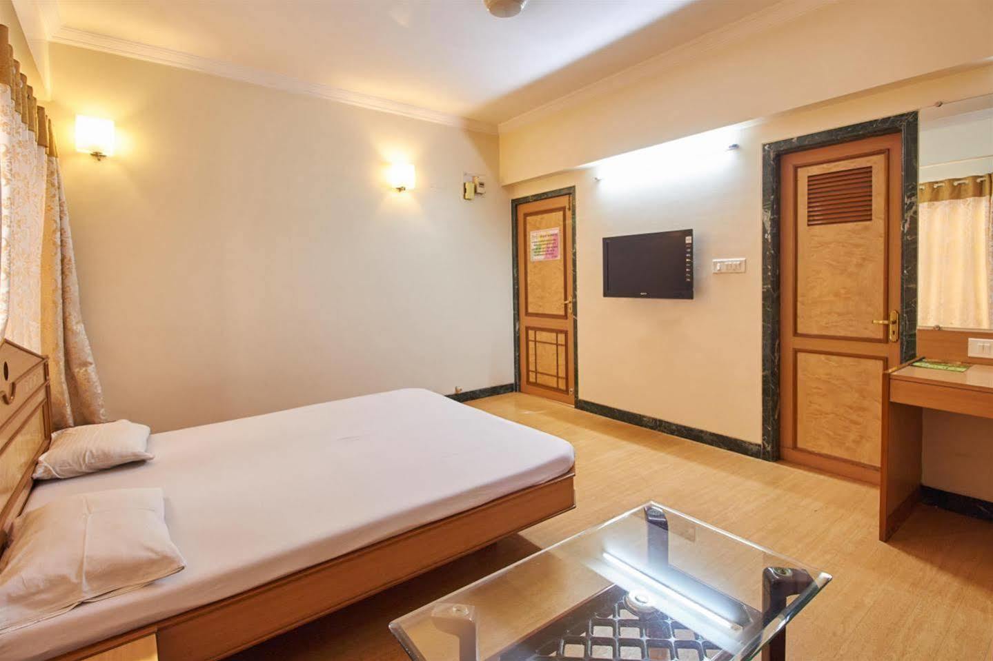 Pooja International Nashik Hotel Eksteriør billede
