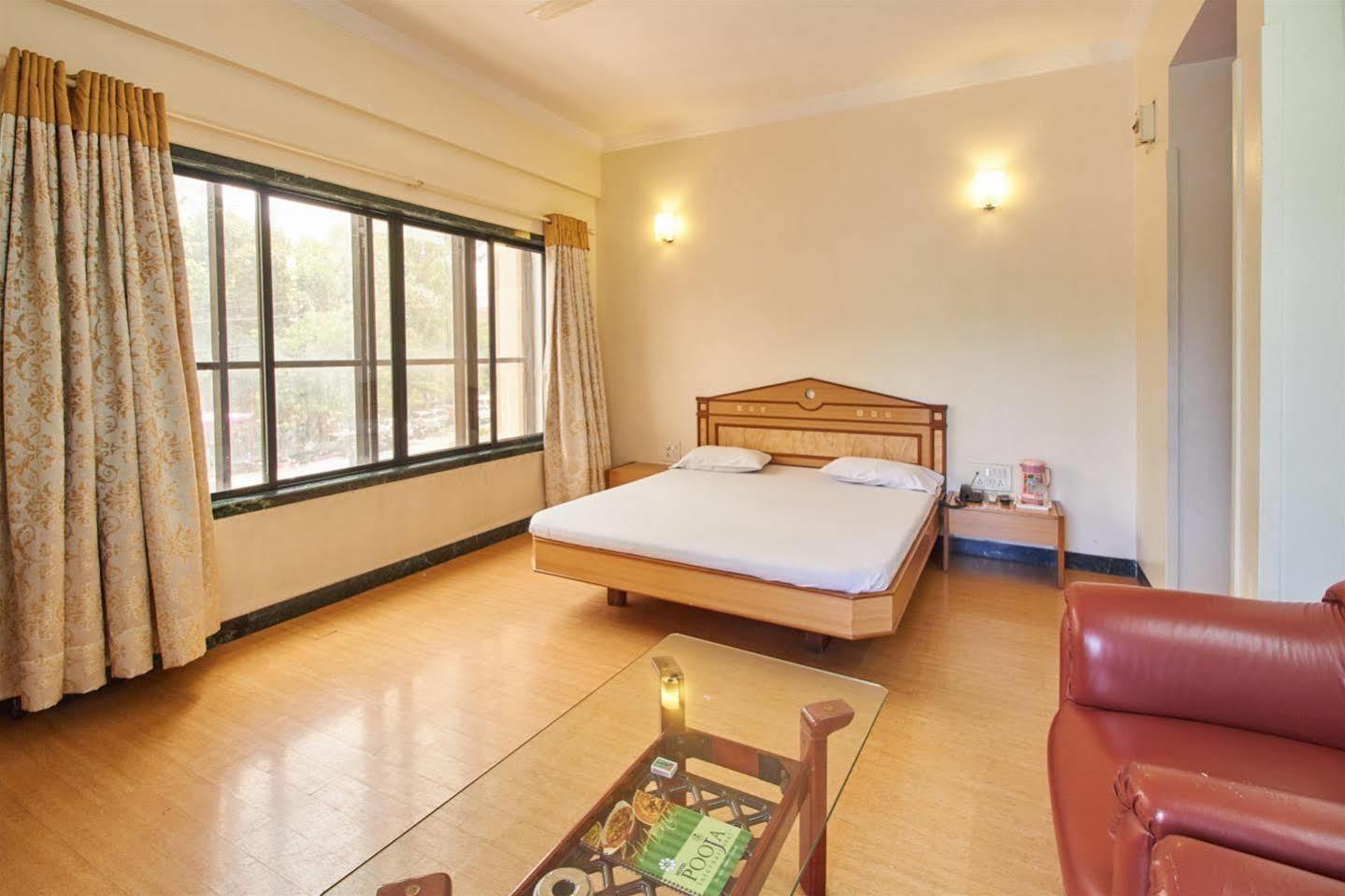 Pooja International Nashik Hotel Eksteriør billede